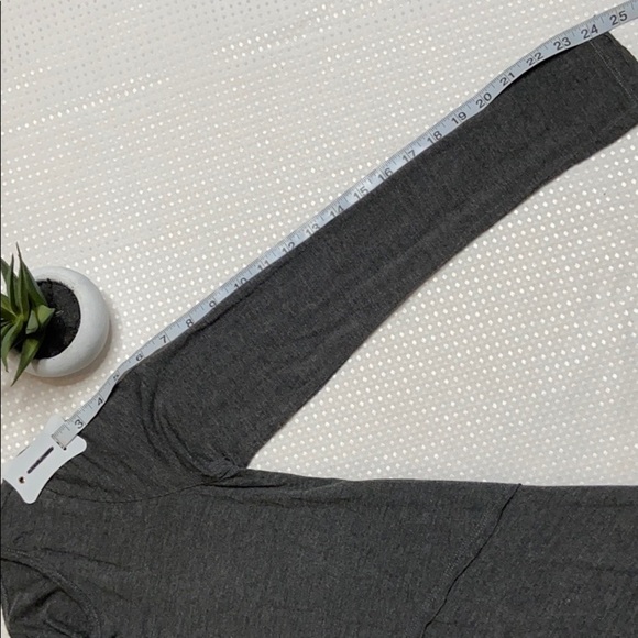 EASEL Gray Asymmetric Hem Top - Picture 2 of 8